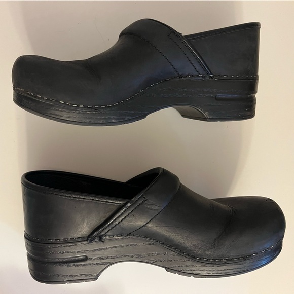 Dansko Professional in Black - Picture 16 of 16